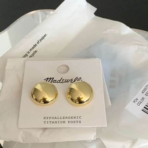 NIB Madewell Button Stud Earrings Color Pale Gold - Picture 2 of 4